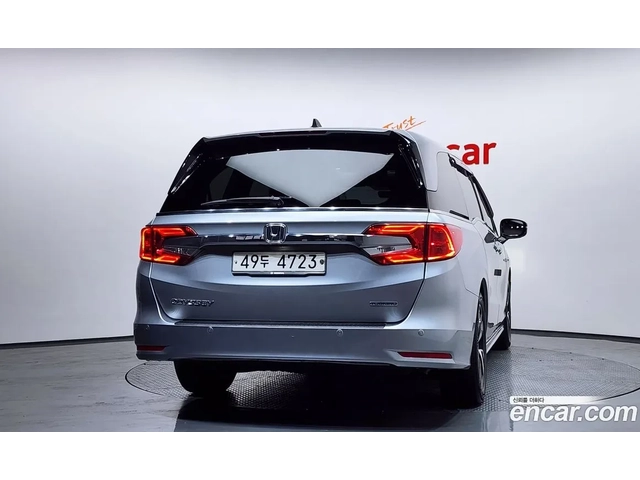 Honda Odyssey КОЖА| FWD| КАМЕРА| ЛИЗИНГ С ОДОБРЕНИЕ ДО 1 ЧАС - автомобили, коли, обяви за нови и употребявани 3