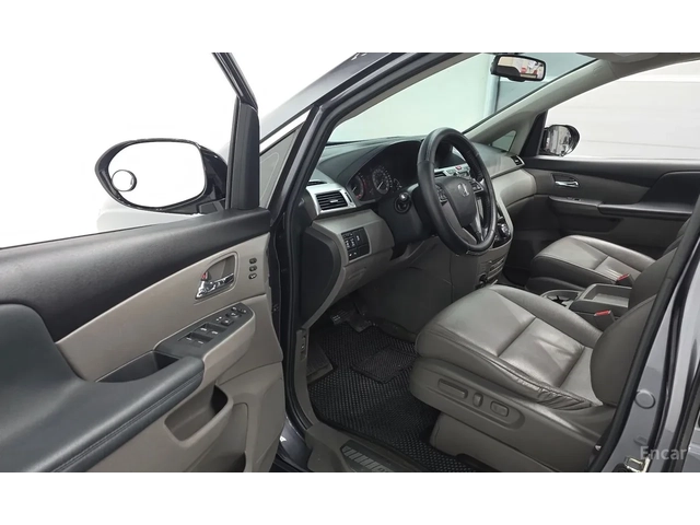 Honda Odyssey 3.5 V6 i-VTEC * 7 МЕСТА * СИВ КОЖЕН САЛОН * КАМЕРА - автомобили, коли, обяви за нови и употребявани 2