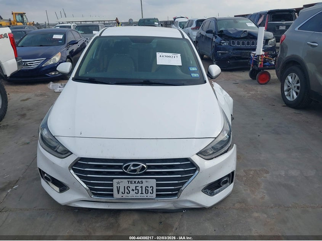 Hyundai Accent 1.6L I-4 DI, DOHC, VVT, 120HP Front Wheel Drive - автомобили, коли, обяви за нови и употребявани 10