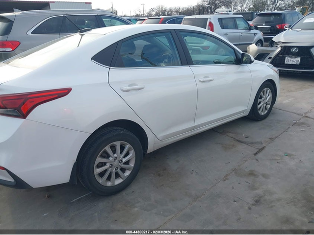 Hyundai Accent 1.6L I-4 DI, DOHC, VVT, 120HP Front Wheel Drive - автомобили, коли, обяви за нови и употребявани 11