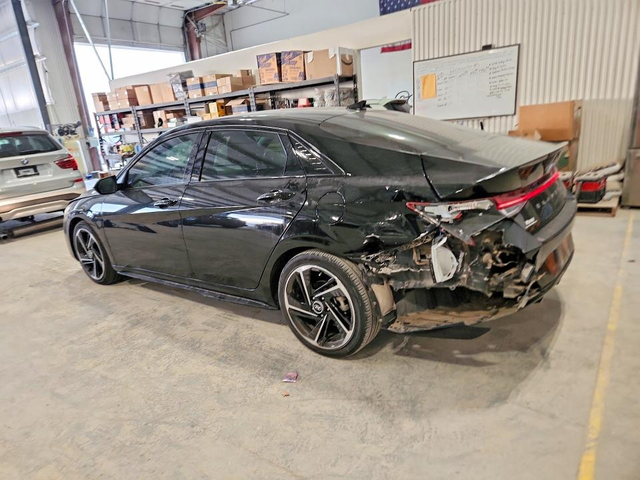 Hyundai Elantra 1.6L 4 Front-wheel Drive - автомобили, коли, обяви за нови и употребявани 1