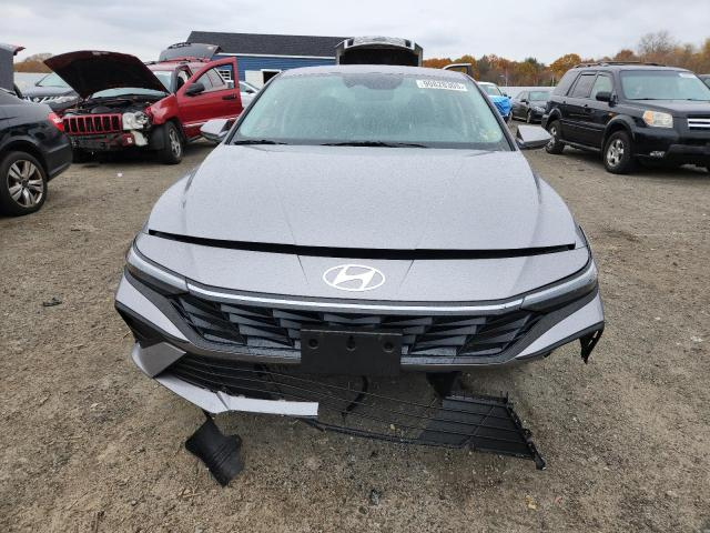 Hyundai Elantra 1.6L 4 Front-wheel Drive - автомобили, коли, обяви за нови и употребявани 4