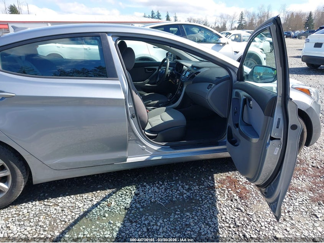 Hyundai Elantra 1.8L I-4 DOHC, VVT, 145HP Front Wheel Drive - автомобили, коли, обяви за нови и употребявани 4