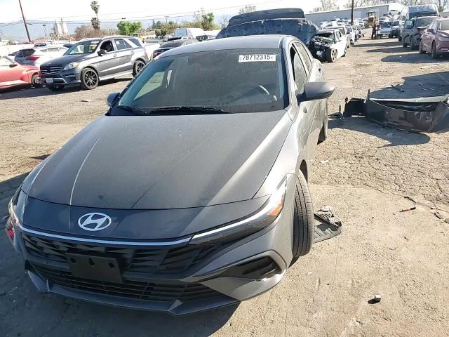 Hyundai Elantra 2.0L 4 Front Wheel Drive - автомобили, коли, обяви за нови и употребявани 0