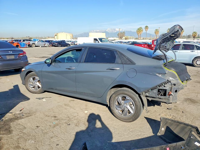 Hyundai Elantra 2.0L 4 Front Wheel Drive - автомобили, коли, обяви за нови и употребявани 2