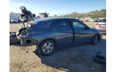 hyundai-elantra-2-0l-4-front-wheel-drive - 3