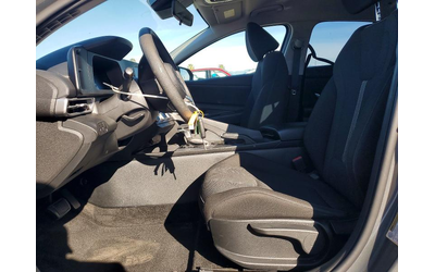 Hyundai Elantra 2.0L 4 Front Wheel Drive - автомобили, коли, обяви за нови и употребявани 7