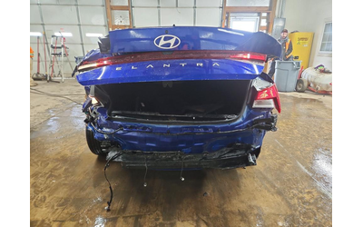 Hyundai Elantra 2.0L 4 Front Wheel Drive - автомобили, коли, обяви за нови и употребявани 6