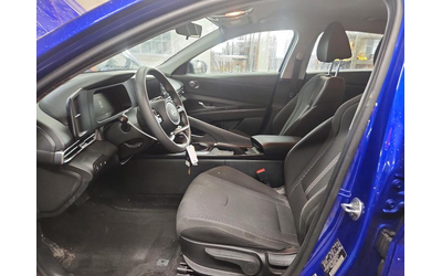 Hyundai Elantra 2.0L 4 Front Wheel Drive - автомобили, коли, обяви за нови и употребявани 7