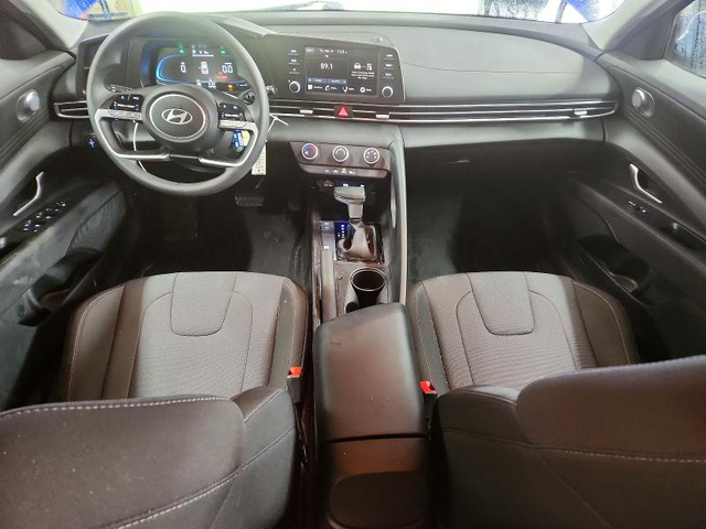 Hyundai Elantra 2.0L 4 Front Wheel Drive - автомобили, коли, обяви за нови и употребявани 8