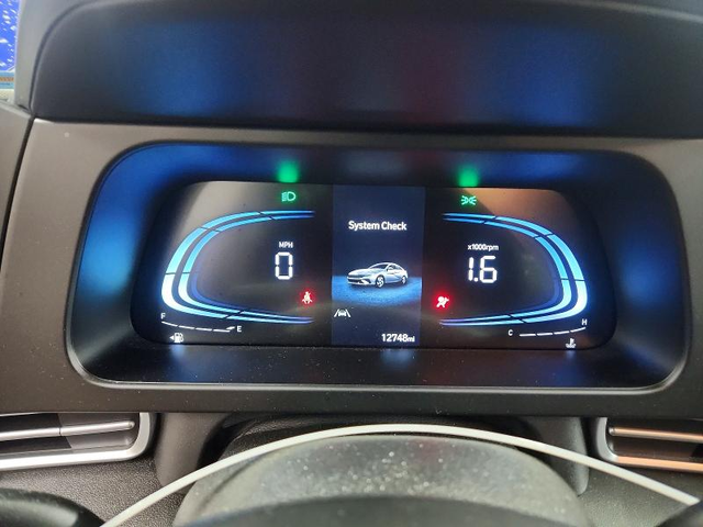 Hyundai Elantra 2.0L 4 Front Wheel Drive - автомобили, коли, обяви за нови и употребявани 9