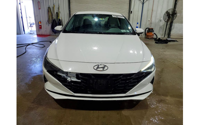 hyundai-elantra-2-0l-4-front-wheel-drive - 4