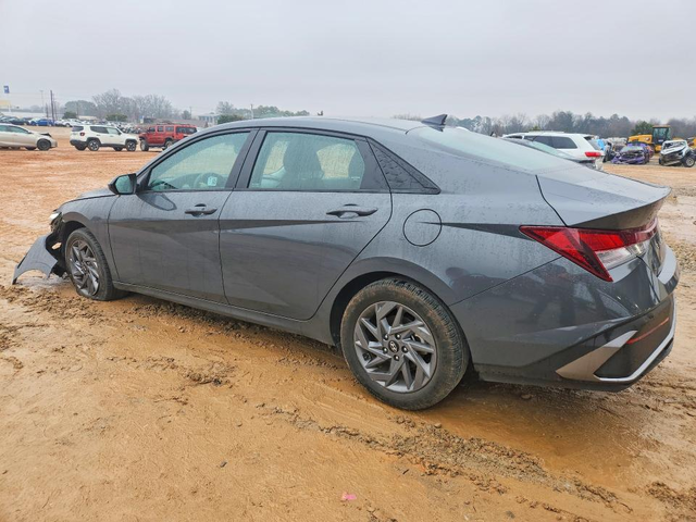 Hyundai Elantra 2.0L 4 Front-wheel Drive - автомобили, коли, обяви за нови и употребявани 1