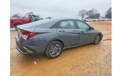 hyundai-elantra-2-0l-4-front-wheel-drive - 2