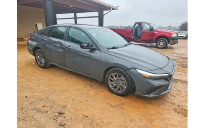 hyundai-elantra-2-0l-4-front-wheel-drive - 3