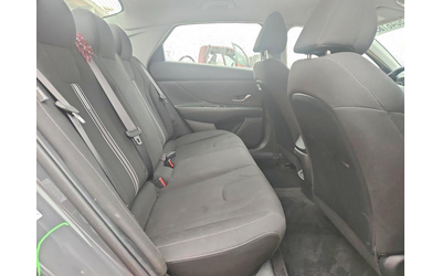 Hyundai Elantra 2.0L 4 Front-wheel Drive - автомобили, коли, обяви за нови и употребявани 9