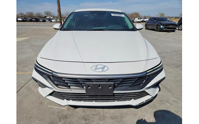 hyundai-elantra-2-0l-4-front-wheel-drive - 4