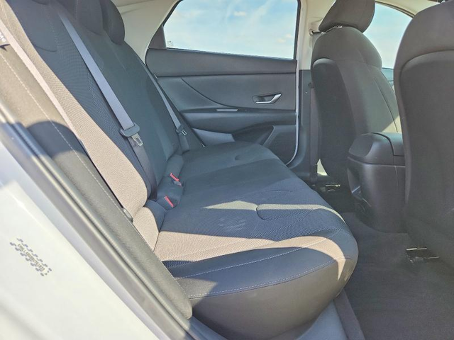 Hyundai Elantra 2.0L 4 FRONT WHEEL DRIVE - автомобили, коли, обяви за нови и употребявани 9