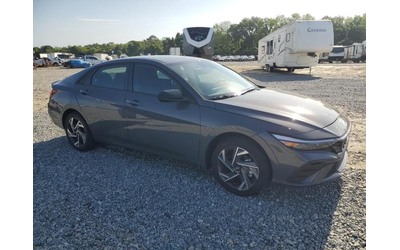 hyundai-elantra-2-0l-4-front-wheel-drive - 4