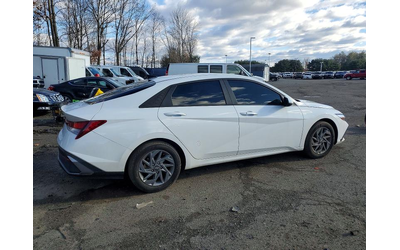 hyundai-elantra-2-0l-4-front-wheel-drive - 3