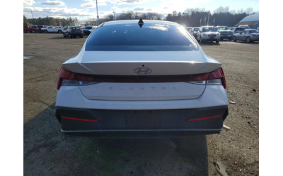 Hyundai Elantra 2.0L 4 Front-wheel Drive - автомобили, коли, обяви за нови и употребявани 6