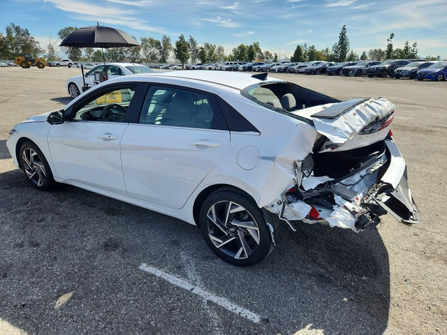 Hyundai Elantra 2.0L 4 Front Wheel Drive - автомобили, коли, обяви за нови и употребявани 2