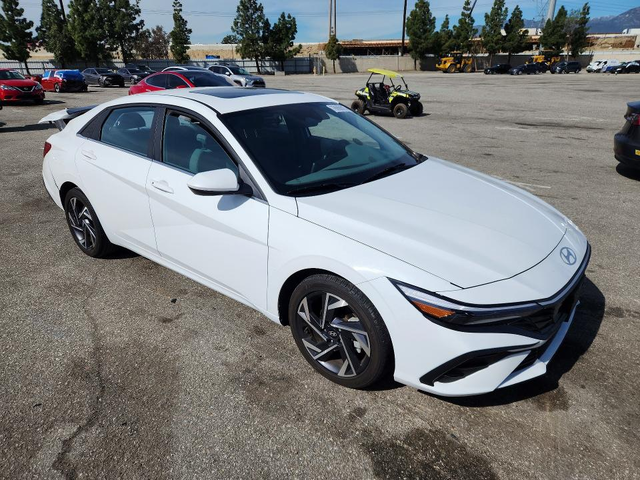 Hyundai Elantra 2.0L 4 Front Wheel Drive - автомобили, коли, обяви за нови и употребявани 4