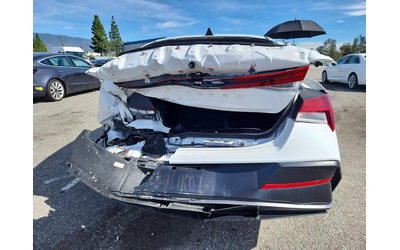 Hyundai Elantra 2.0L 4 Front Wheel Drive - автомобили, коли, обяви за нови и употребявани 6