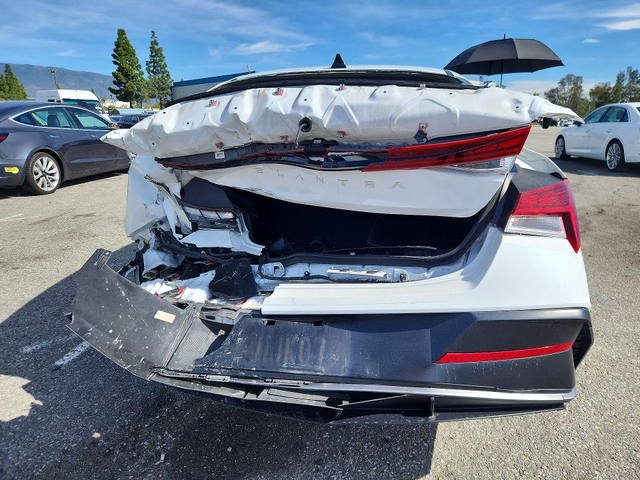 Hyundai Elantra 2.0L 4 Front Wheel Drive - автомобили, коли, обяви за нови и употребявани 6