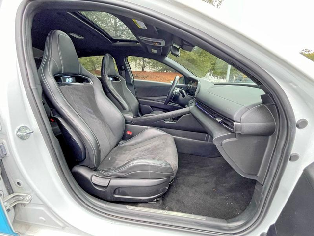 Hyundai Elantra 2.0L 4 FRONT WHEEL DRIVE - автомобили, коли, обяви за нови и употребявани 4