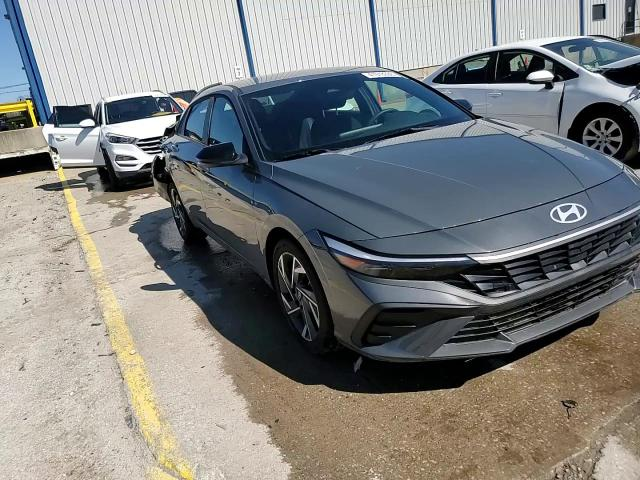 Hyundai Elantra 2.0L 4 FRONT WHEEL DRIVE - автомобили, коли, обяви за нови и употребявани 0