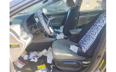 Hyundai Elantra 2.0L 4 FRONT WHEEL DRIVE - автомобили, коли, обяви за нови и употребявани 6