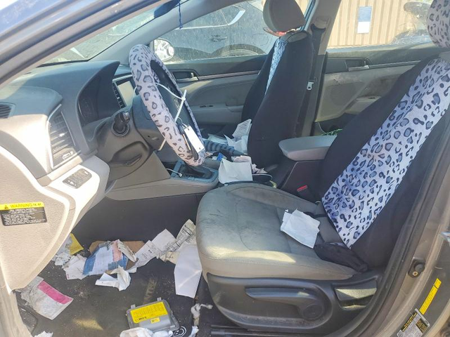 Hyundai Elantra 2.0L 4 FRONT WHEEL DRIVE - автомобили, коли, обяви за нови и употребявани 6