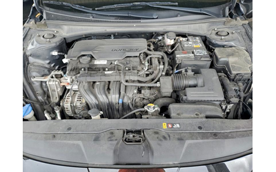 Hyundai Elantra 2.0L 4 Front-wheel Drive - автомобили, коли, обяви за нови и употребявани 10