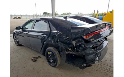 hyundai-elantra-2-0l-4-front-wheel-drive - 1