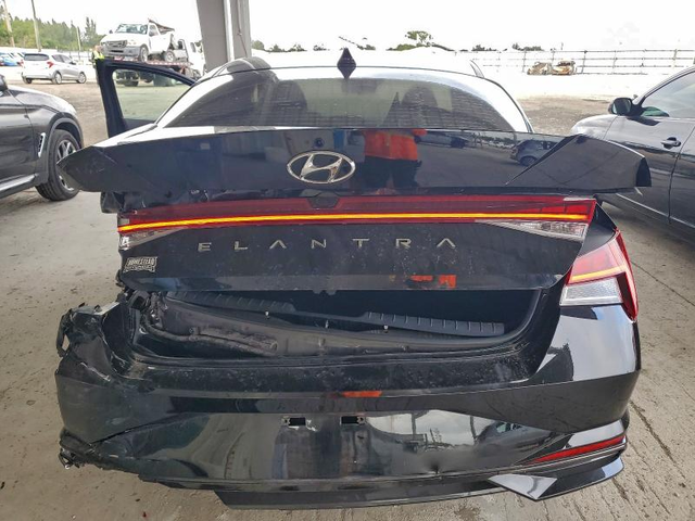 Hyundai Elantra 2.0L 4 Front-wheel Drive - автомобили, коли, обяви за нови и употребявани 5