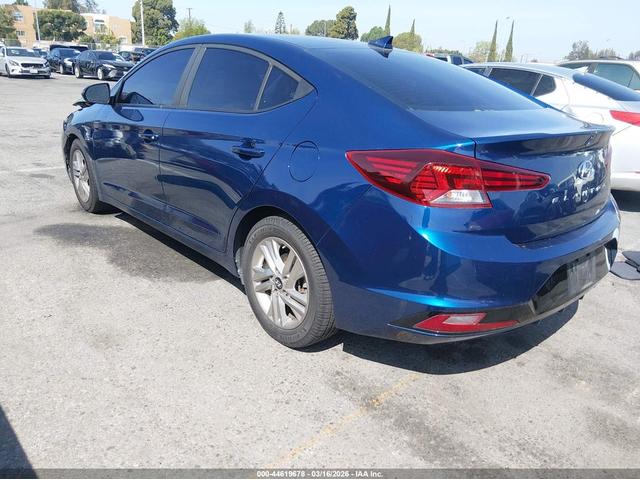 Hyundai Elantra 2.0L I-4 DOHC, VVT, 147HP Front Wheel Drive - автомобили, коли, обяви за нови и употребявани 2