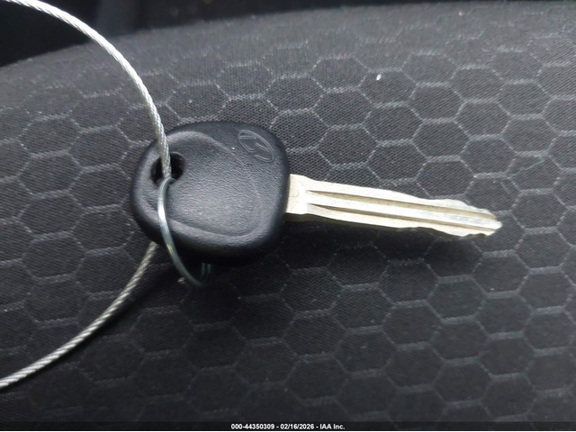 Hyundai Elantra 2.0L I-4 DOHC, VVT, 147HP Front Wheel Drive - автомобили, коли, обяви за нови и употребявани 10