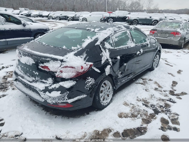Hyundai Elantra 2.0L I-4 DOHC, VVT, 147HP Front Wheel Drive - автомобили, коли, обяви за нови и употребявани 5