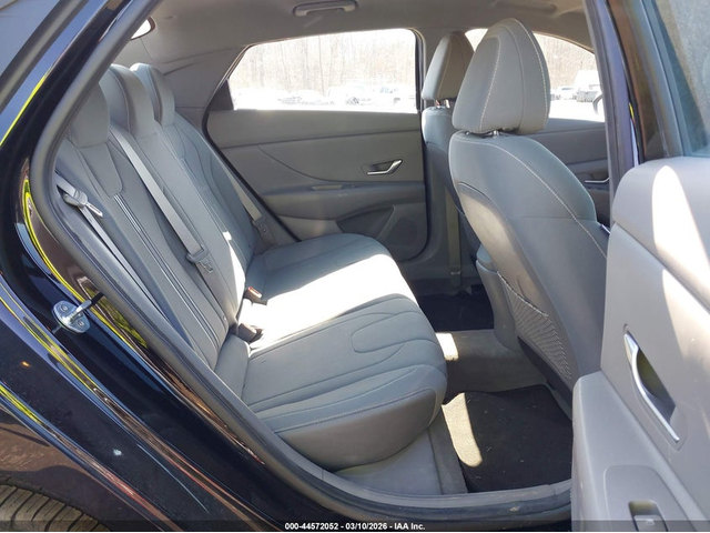 Hyundai Elantra 2.0L I-4 DOHC, VVT, 147HP Front Wheel Drive - автомобили, коли, обяви за нови и употребявани 7