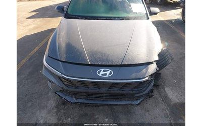 Hyundai Elantra 2.0L I-4 DOHC, VVT, 147HP Front Wheel Drive - автомобили, коли, обяви за нови и употребявани 11