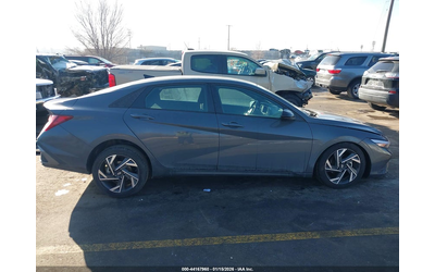 Hyundai Elantra 2.0L I-4 DOHC, VVT, 147HP Front Wheel Drive - автомобили, коли, обяви за нови и употребявани 12