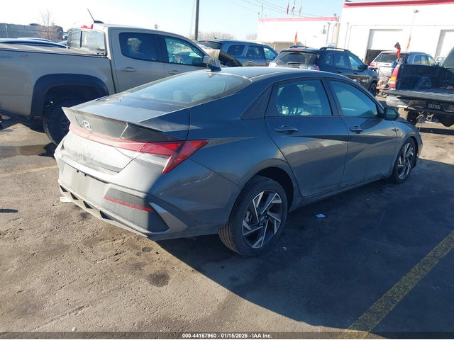 Hyundai Elantra 2.0L I-4 DOHC, VVT, 147HP Front Wheel Drive - автомобили, коли, обяви за нови и употребявани 3