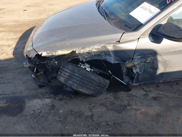 Hyundai Elantra 2.0L I-4 DOHC, VVT, 147HP Front Wheel Drive - автомобили, коли, обяви за нови и употребявани 5