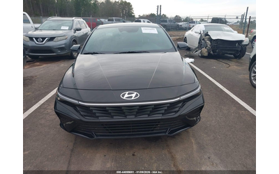 Hyundai Elantra 2.0L I-4 DOHC, VVT, 147HP Front Wheel Drive - автомобили, коли, обяви за нови и употребявани 11