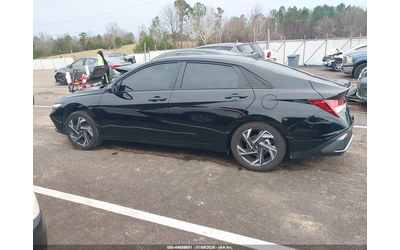 Hyundai Elantra 2.0L I-4 DOHC, VVT, 147HP Front Wheel Drive - автомобили, коли, обяви за нови и употребявани 13