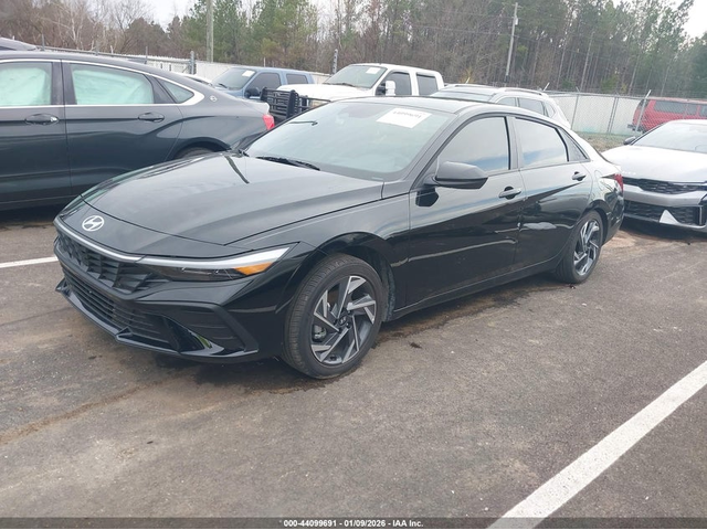 Hyundai Elantra 2.0L I-4 DOHC, VVT, 147HP Front Wheel Drive - автомобили, коли, обяви за нови и употребявани 1