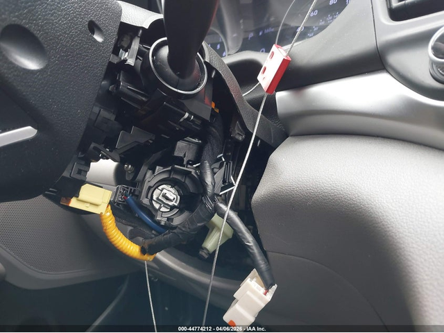 Hyundai Elantra 2.0L I-4 DOHC, VVT, 147HP Front Wheel Drive - автомобили, коли, обяви за нови и употребявани 5