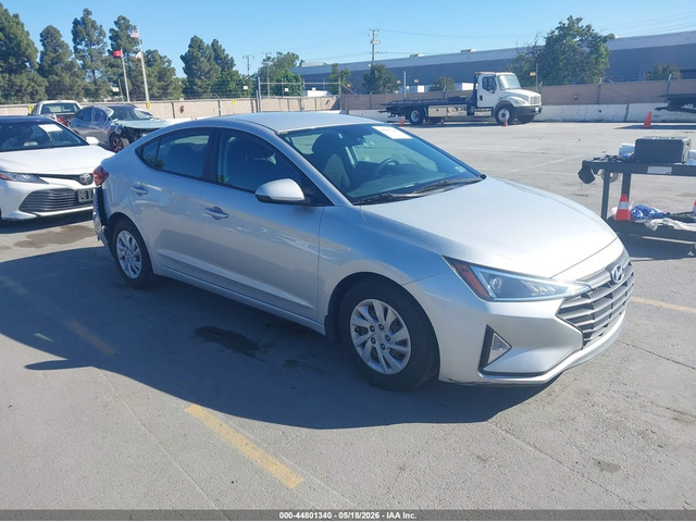 Hyundai Elantra 2.0L I-4 DOHC, VVT, 147HP Front Wheel Drive - автомобили, коли, обяви за нови и употребявани 0