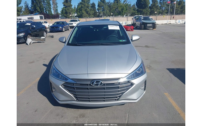 Hyundai Elantra 2.0L I-4 DOHC, VVT, 147HP Front Wheel Drive - автомобили, коли, обяви за нови и употребявани 11